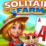 O femeie zâmbitoare cu o pălărie de fermier și un pisoi alături de un set de cărți de joc și legume colorate