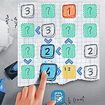 Un puzzle numeric pe o foaie de matematică, înconjurat de o mână, un calculator și alte elemente de birou