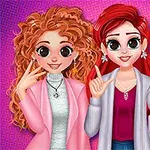 Trei personaje animate feminine cu păr colorat diferit, zâmbitoare și îmbrăcate în haine casual, pe un fundal roz