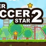 Text mare alb-negru cu Super Soccer Star 2, un peisaj cu copaci verzi, stele galbene și o minge de fotbal lângă o poartă