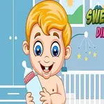 Bebeluș cu păr blond ținând un biberon, într-o cameră de copil albastră, cu un pătuț și un mobil cu stele, și textul Sweet Babies Differences în colțul de sus