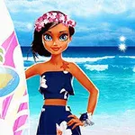 O tânără poartă o coroană de flori și ține o placă de surf decorată cu un palmier, în fața unui ocean cu cer senin