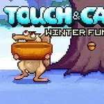 Un personaj animat blănos și zâmbitor, ținând un coș, stă lângă un copac, pe fundalul unui peisaj de iarnă, cu ghinde care cad din copac și textul Touch & Catch Winter Fun deasupra