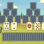 Cărți de joc aranjate în forma unei piramide pe un fundal de peisaj desenat, cu nori și copaci stilizați