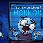 Personaj cu păr negru lung și față alungită ținând un telefon, lângă un ecran pe care scrie Troll Face Quest Horror și un personaj speriat