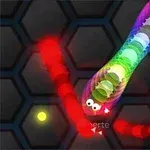 Șerpi colorați cu ochi desenați pe un fundal hexagonal întunecat