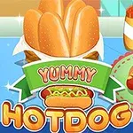 Un hot dog delicios cu chifle proaspete, sosuri colorate și toppinguri apetisante alături de cuvântul Yummy și decor colorat